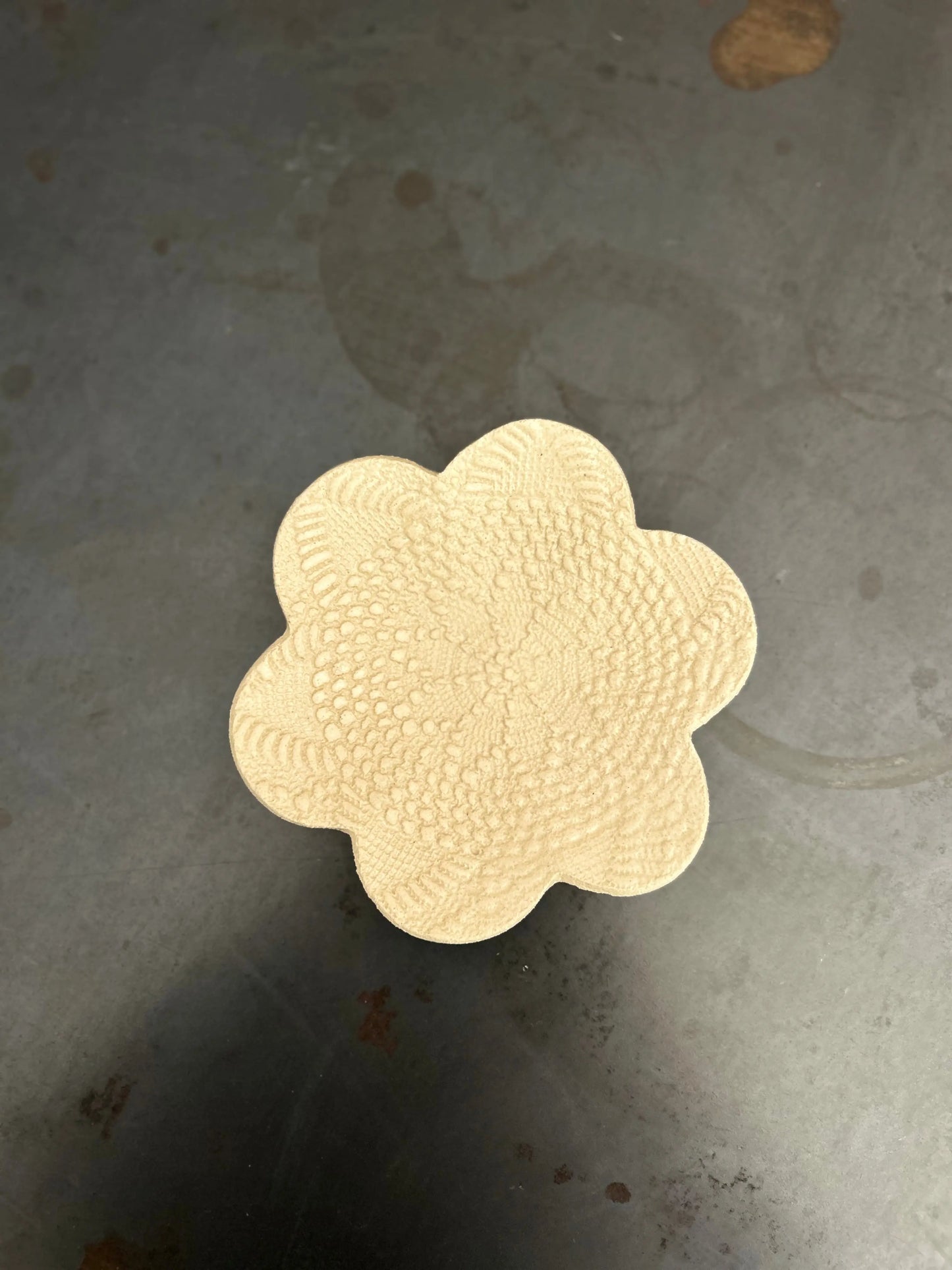 coupelle fleurs dentelle