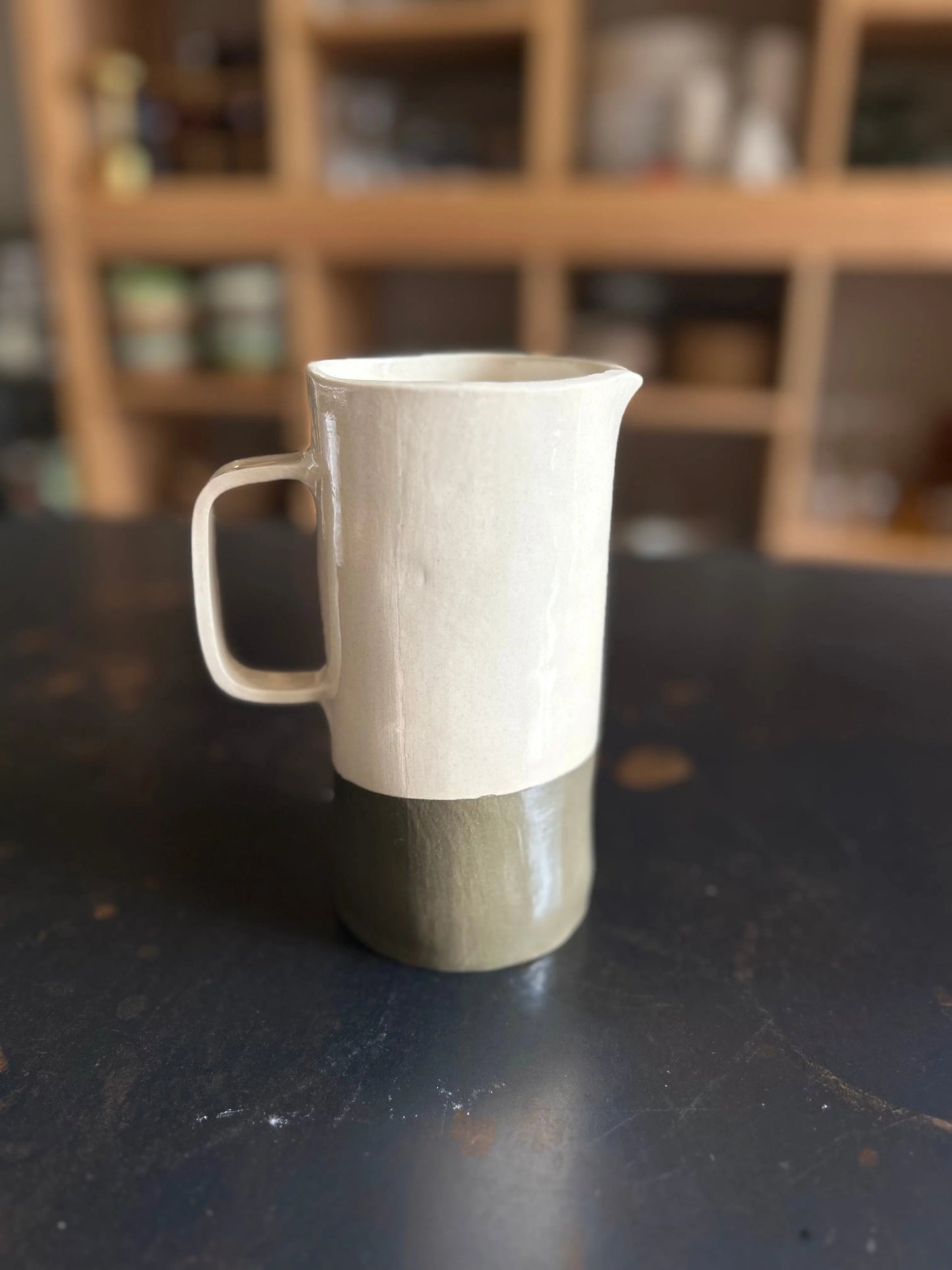 pichet à eau , bouteille