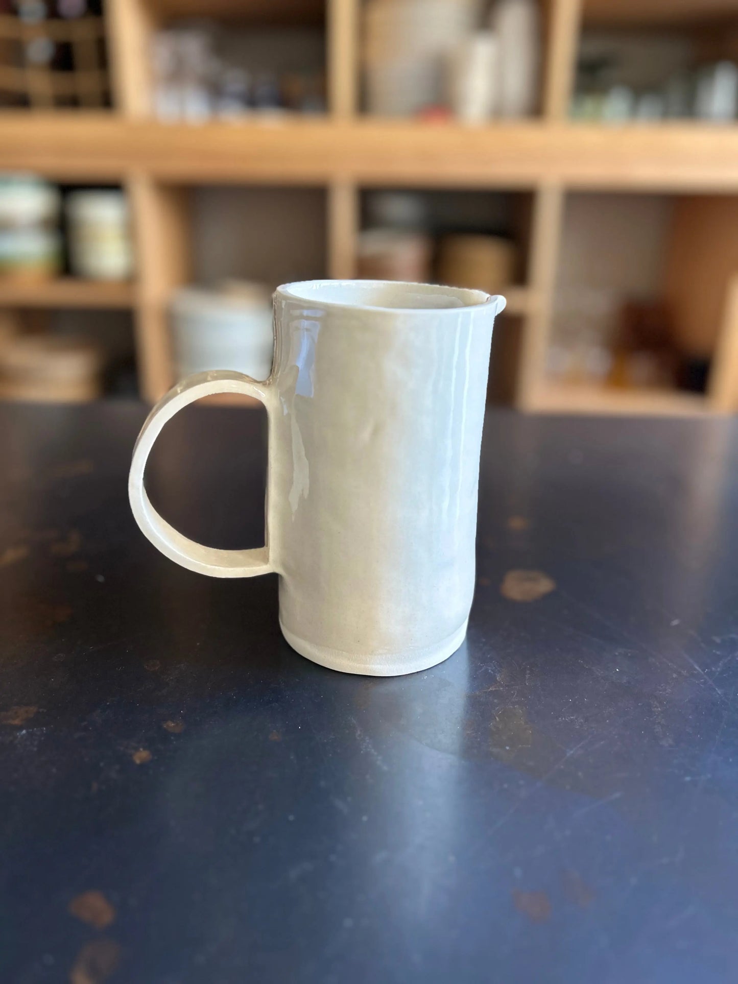 pichet, carafe d'eau, vase, ginkgo