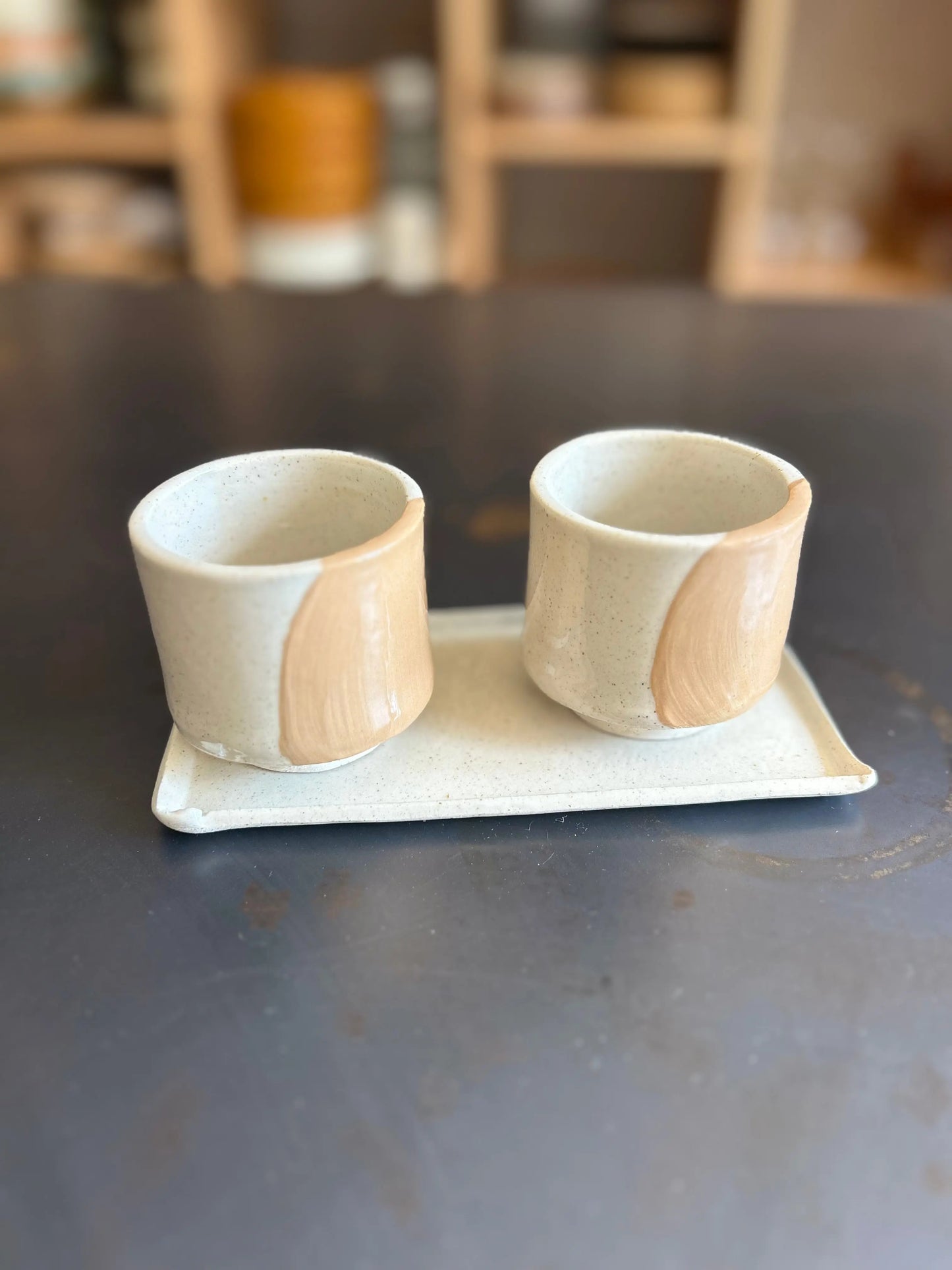 tasses à café avec plateau