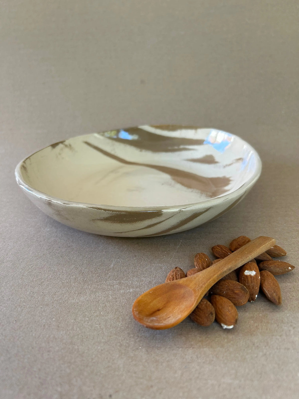 Assiette creuse terre mêlée, nouveauté