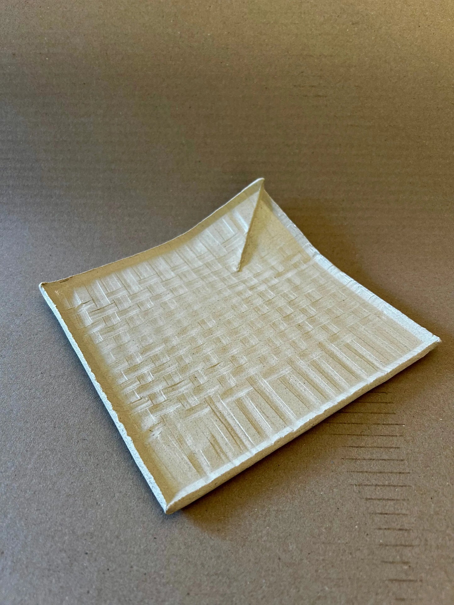 Assiette de présentation, nouveauté