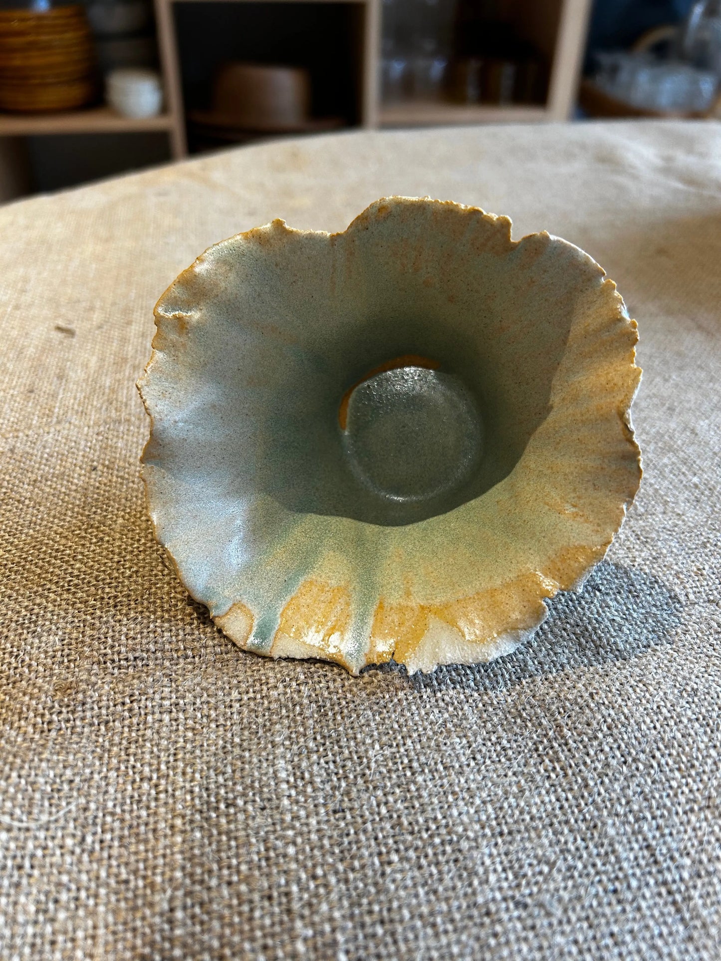 Coupe fleurs émaillée céladon, nouveauté