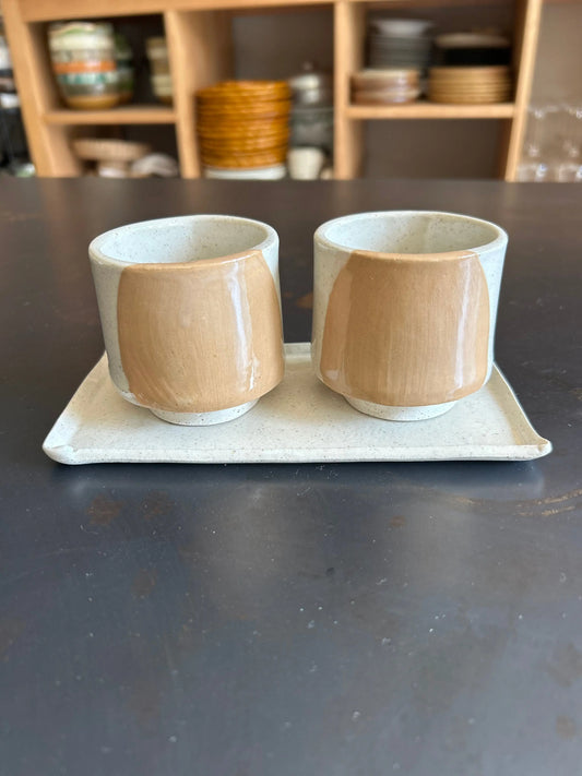 tasses à café avec plateau, nouveauté
