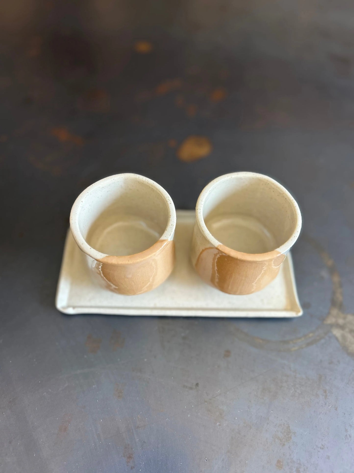 tasses à café avec plateau, nouveauté