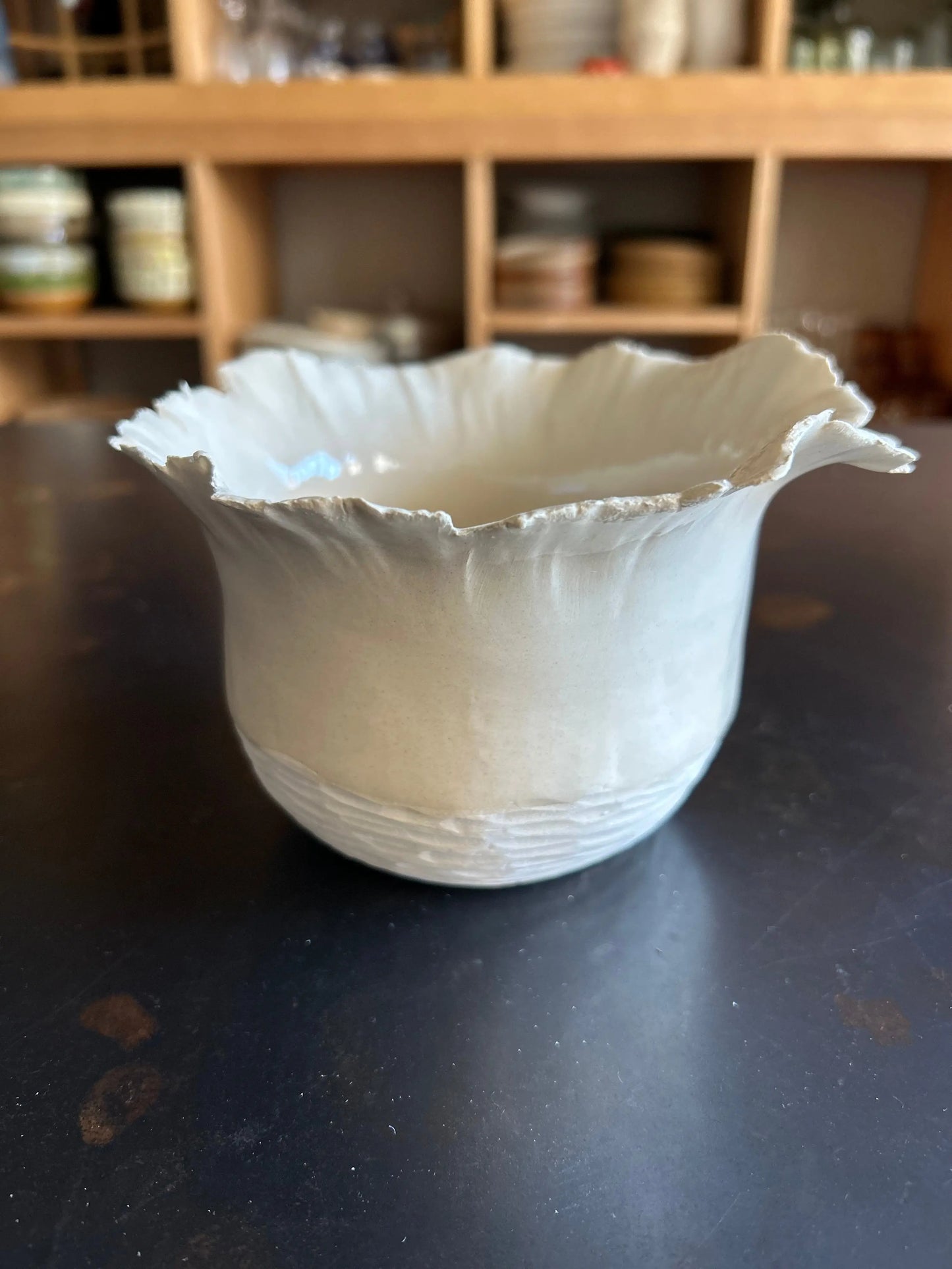 vase dentelle, base texturé,