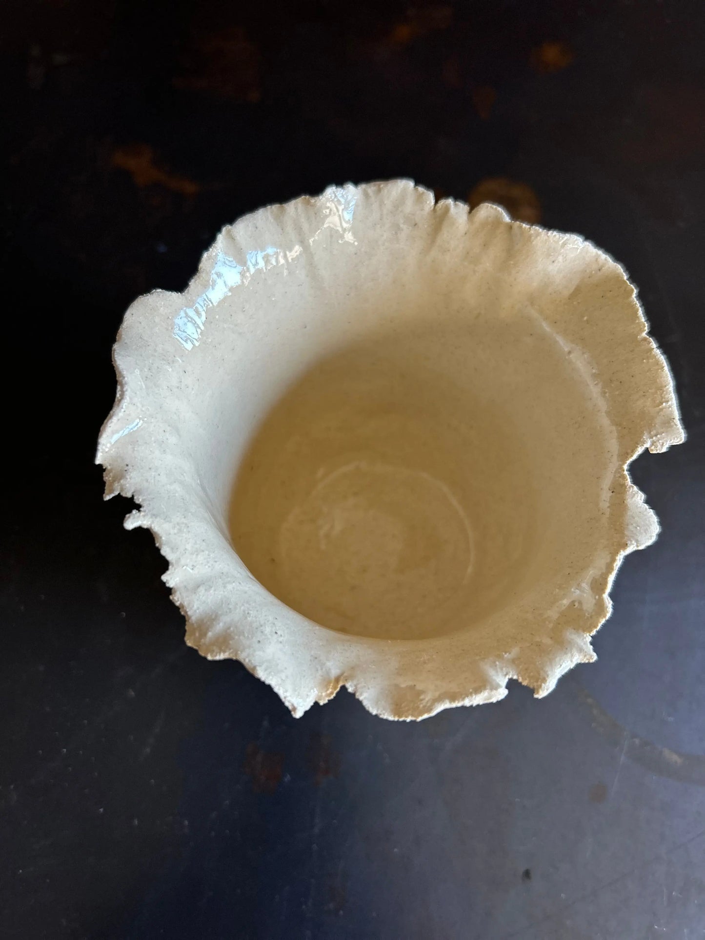 vase, cracked flowerpot